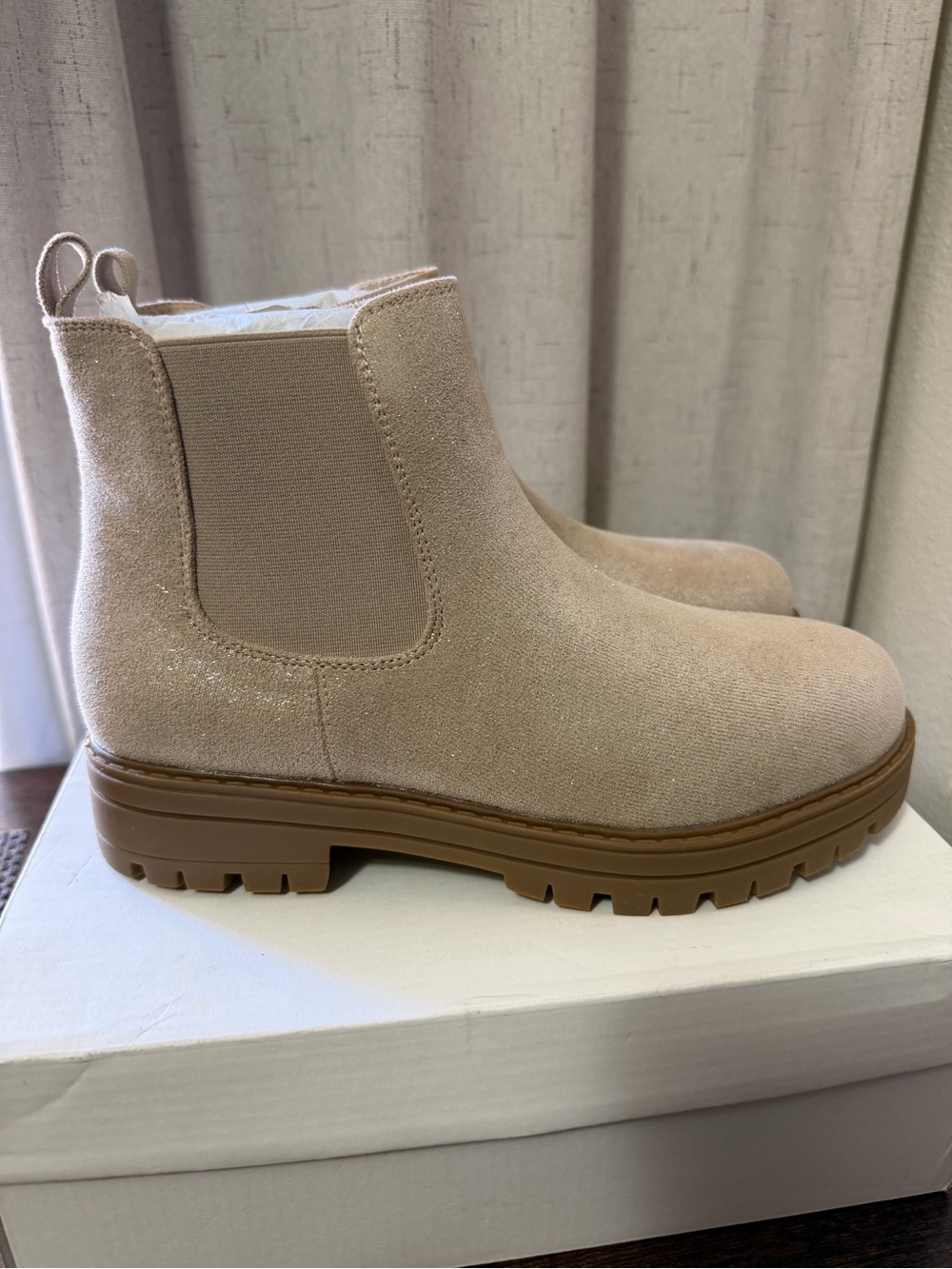 Nordstrom NORAISSA-FAB Tan Root shimmer chelsea boots women size 4 / kids 2Y